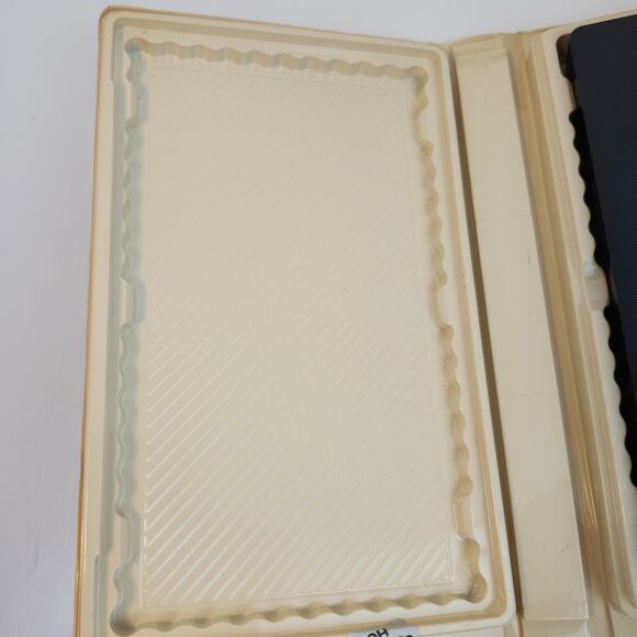 Walt Disney Aladdin VHS Movie Classic Clamshell 1993 Pre-Owned Not Tested - Picture 6 of 9